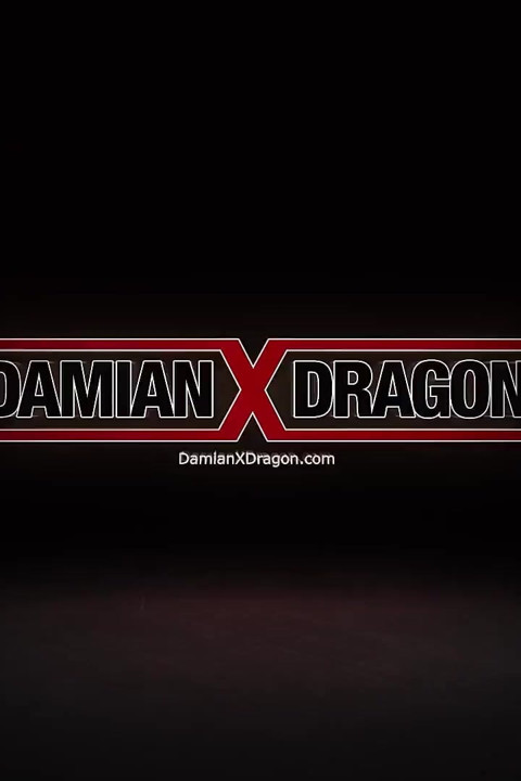 Baba will tantra ve dövmeli hunk damian ejderha yaraklarını sıvazlıyor