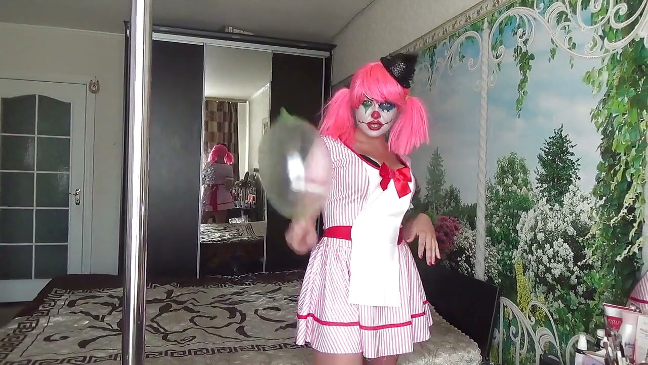 Evil clown want you cum - Kate BB
