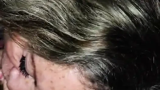 Stiefmutter schluckt alles und genießt es