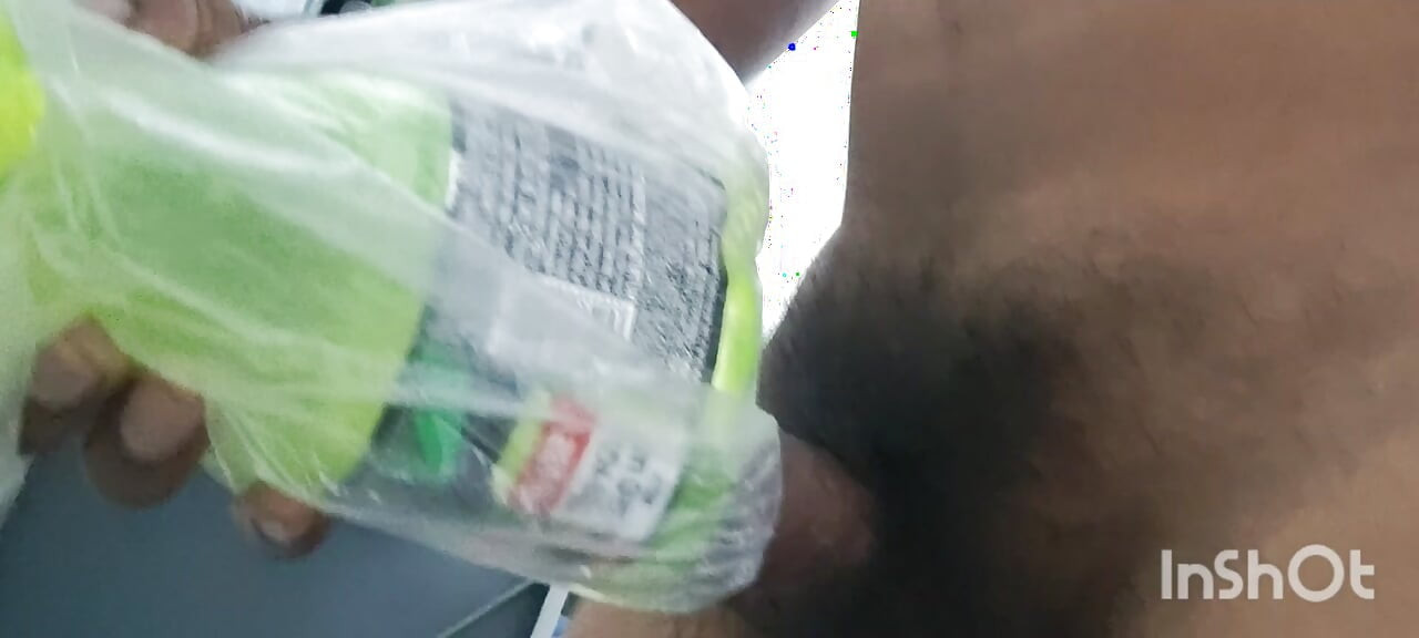 Bilojob handjob bathroom mein jakar hath se