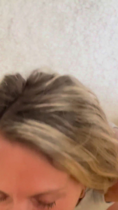 MILF Dianne hot oral