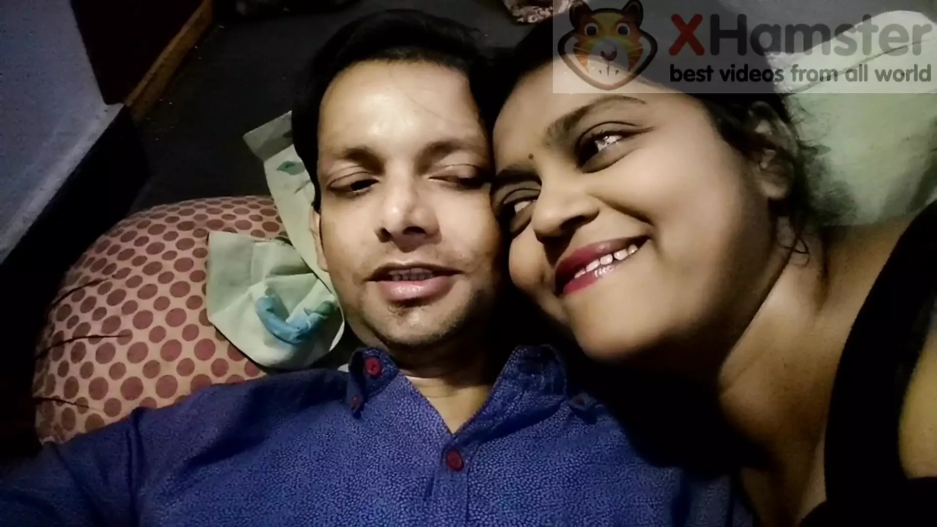 Desi la milf indiana succhia e fa un deepthrot al mio cazzo finalmente sborra in bocca in hindi