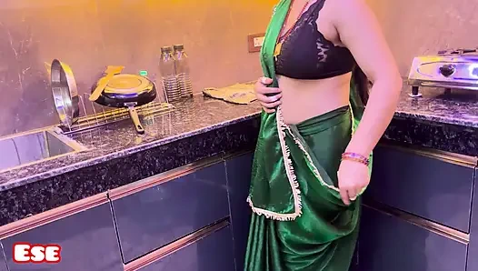 Tante dientot dari belakang.......