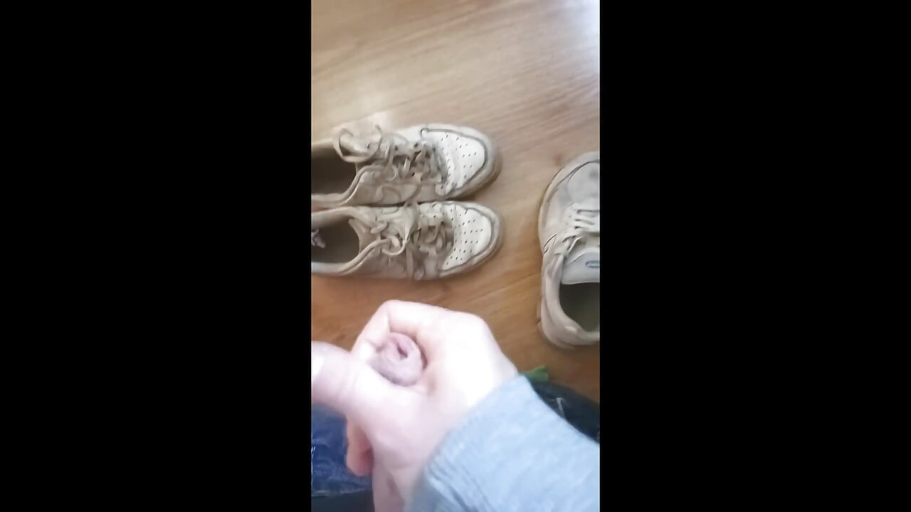 Handjob with a friend's AF1