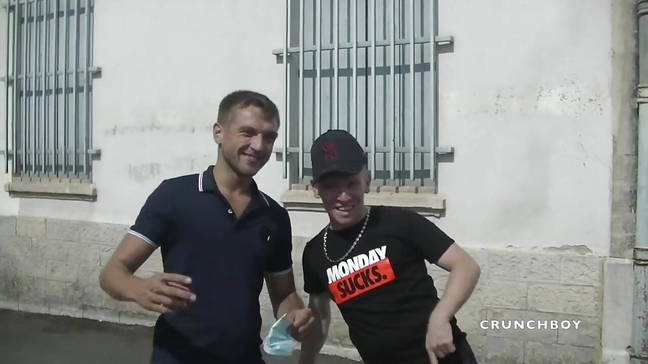 The sexy twink Alec fucked raw by romantik