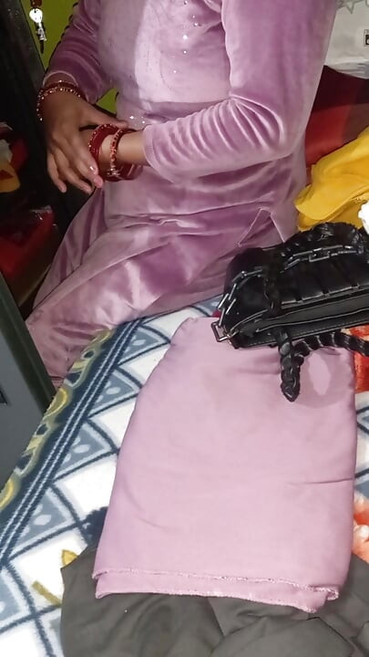 Panjabi Bhabhi Zmiana stroju.