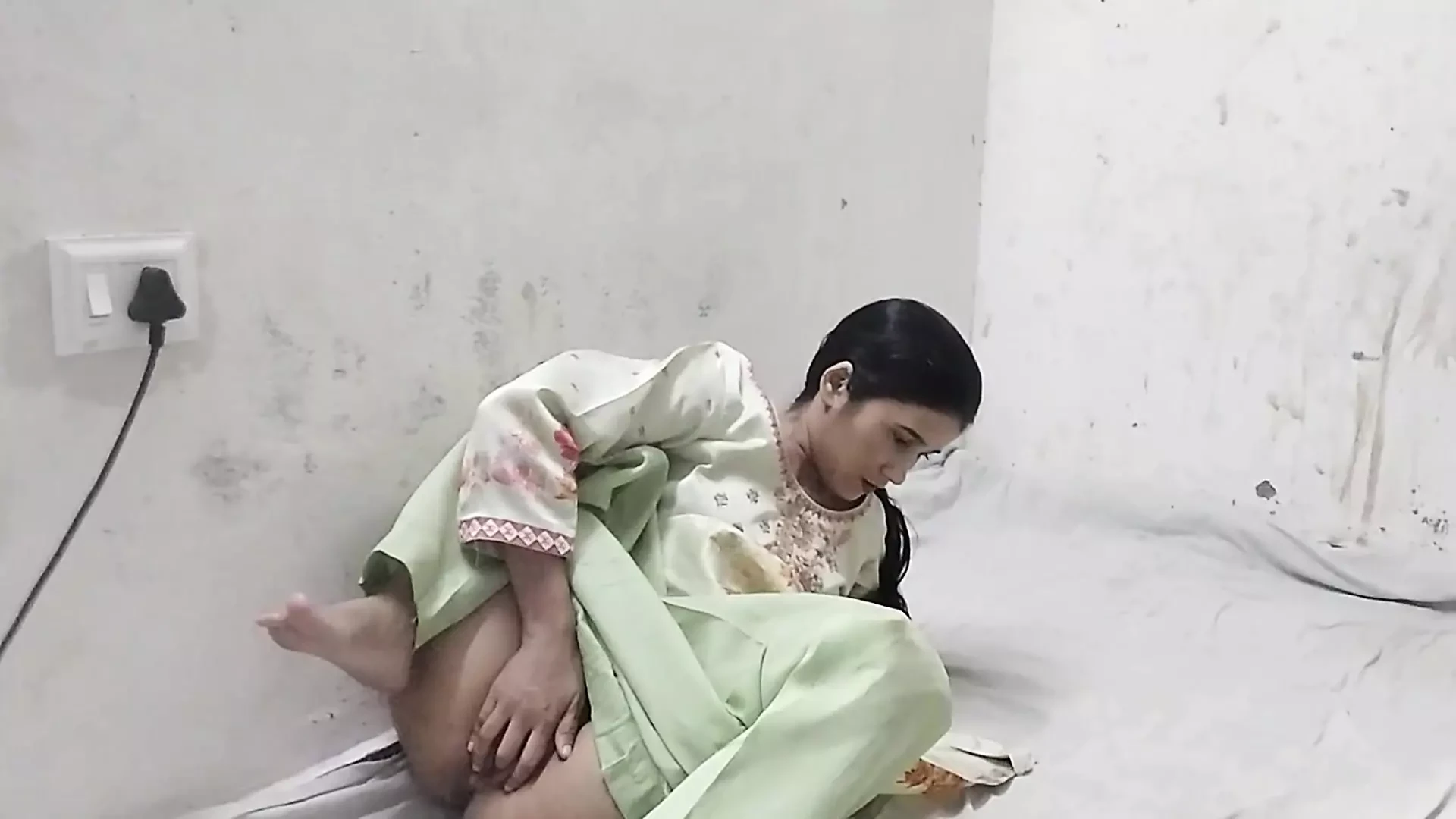 Step mother ko paise dekar kar hotel me pela