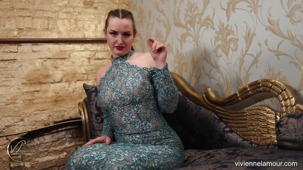 Vivienne L'amour - What Can You Do for Me Slave?