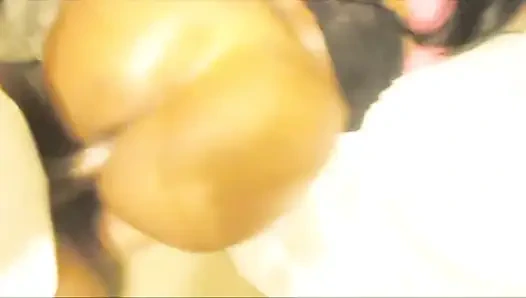 Сексуальная черная девушка с большой попкой получила лучшую киску