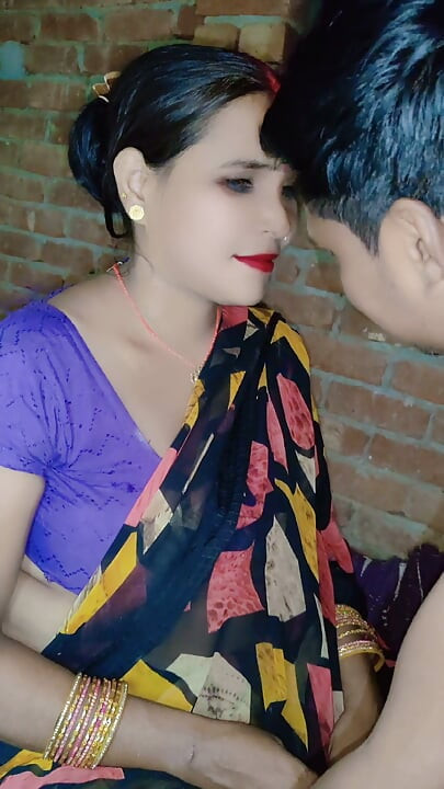 Indian - bhabhi gets fucked hard by black guy
