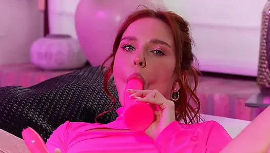 Rayakan hari valentine di dalam memek belahan dada!