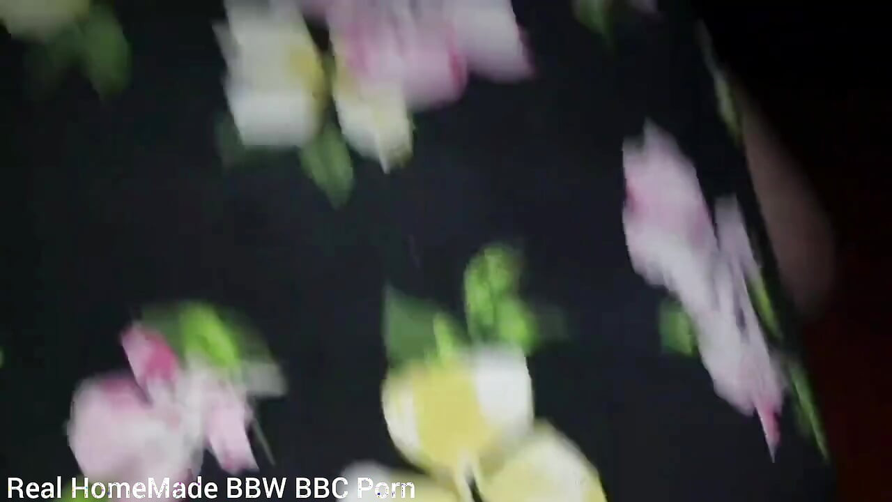 Jebena britanska BBV na otvorenom analno do pičke doggy