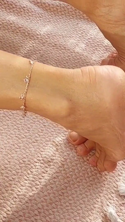 Amateur blonde mature wife close up outdoors | Clip 1