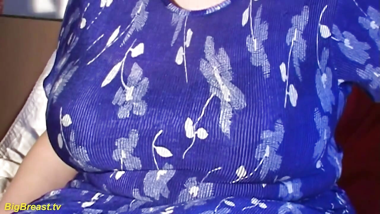 ผู้ใหญ่ตัวใหญ่สวยเงี่ยนเล่นกับนมใหญ่ยักษ์สุดขีดของเธอ