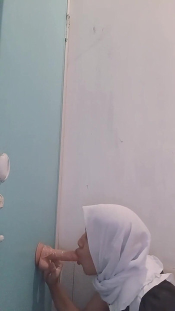 خادمة الحجاب