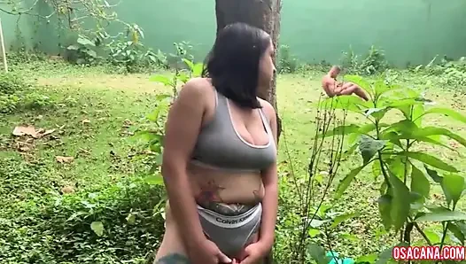 Uzaktan izleyerek doğru anı bekledi
