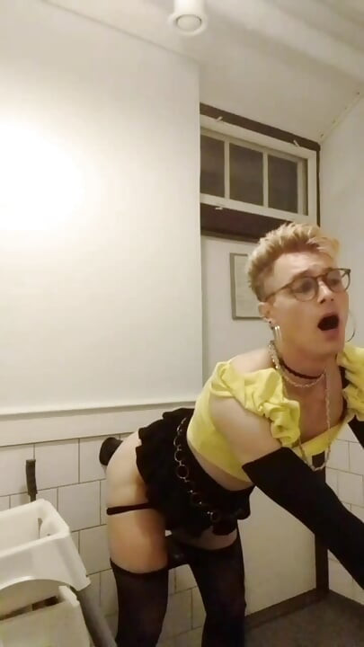 Het Sissy Fag Whiteboi Jes offentlig BBC Dildo
