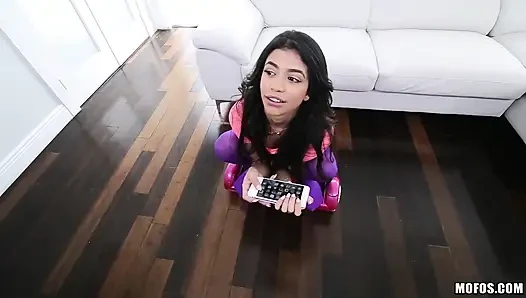 Dont break me - veronica rodriguez lagi asik main sama cewek dengan tubuh mungil ini