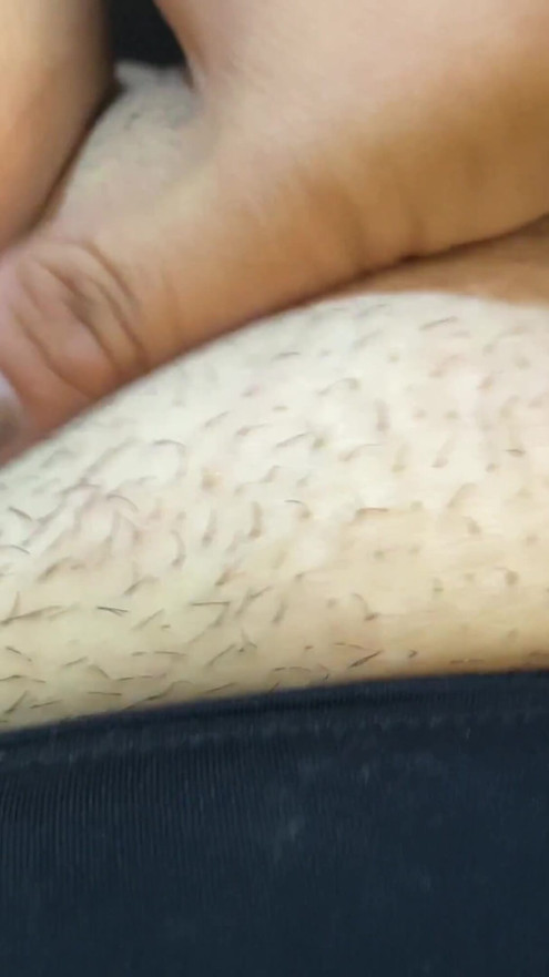 I woke up hot and I didn't hold back the urge and I ended up masturbating very well until I reached orgasm | Clip 1