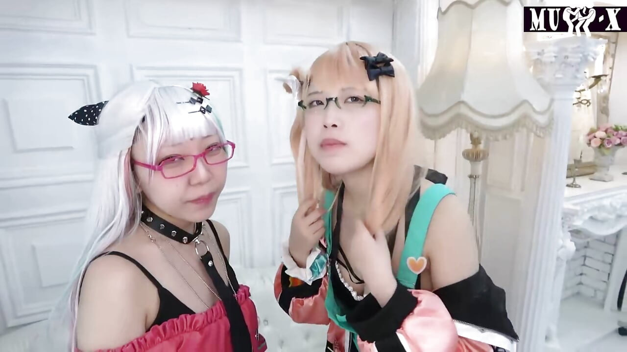Paco Cosplayer trio blijft dubbele pijpbeurt dubbele creampie vriendelijke flex 1ste gaan