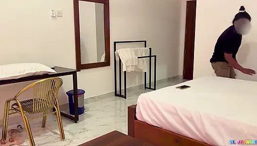 Rest House Supervisor Sex with Cleaning Staff Girl
