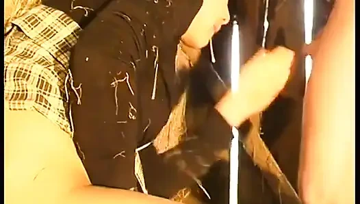 Eine nymphomanin, reiterin, gefickt wie eine schlampe im Strohbündel!