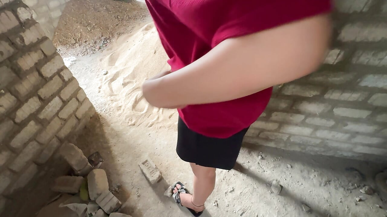 Outdoor sex in under construction building with cute girl, tight pussy sex