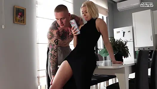 I'll Eat Your Cum! Why Were You Rubbing Your Huge Cock Against My Oily Pussy? Now I Also Want to Fuck on the Table