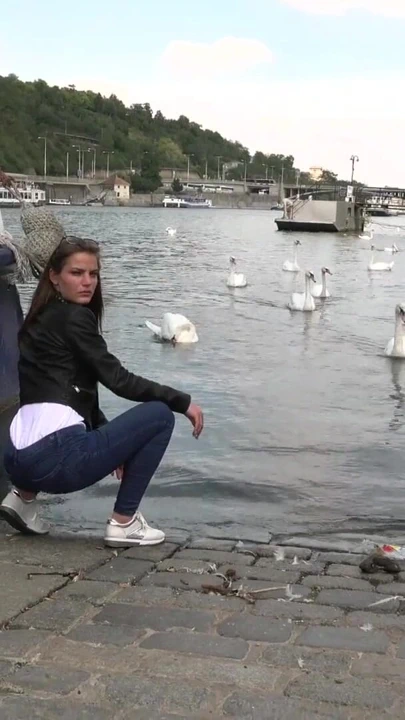 来自“捷克街头 - 有史以来最下乘的女孩”的强大时刻