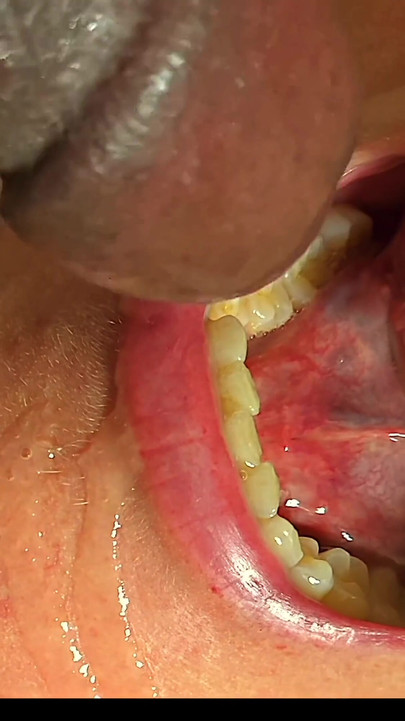 ชายผิวดํากําลังพยายามอย่าน้ําแตกกับเมียดูดควยของเขา ล้มเหลวและจบลงด้วยการแตกในปากเธอ | คลิป 3