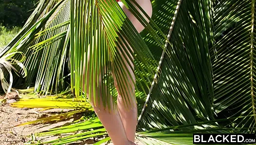 Blacked sevimli küçük ateşli evli kadın Eve Sweet kocası için büyük zenci yarağıyla