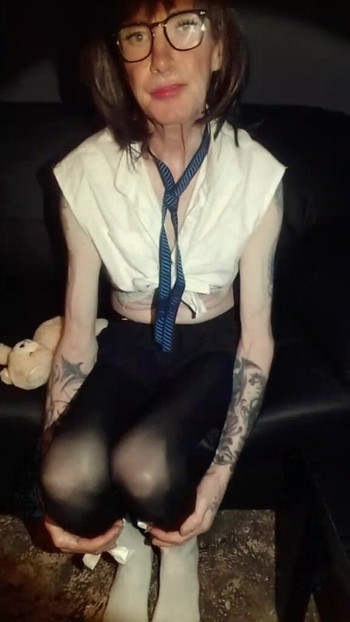 カーラのティーザー2