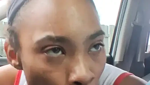 Cewek mungil kulit hitam disumpal sama besar pria kulit putih