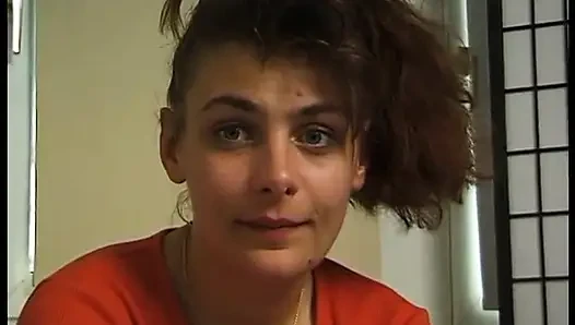 Брюнетку Vixen шпилят и обкончали на живот в видео от первого лица