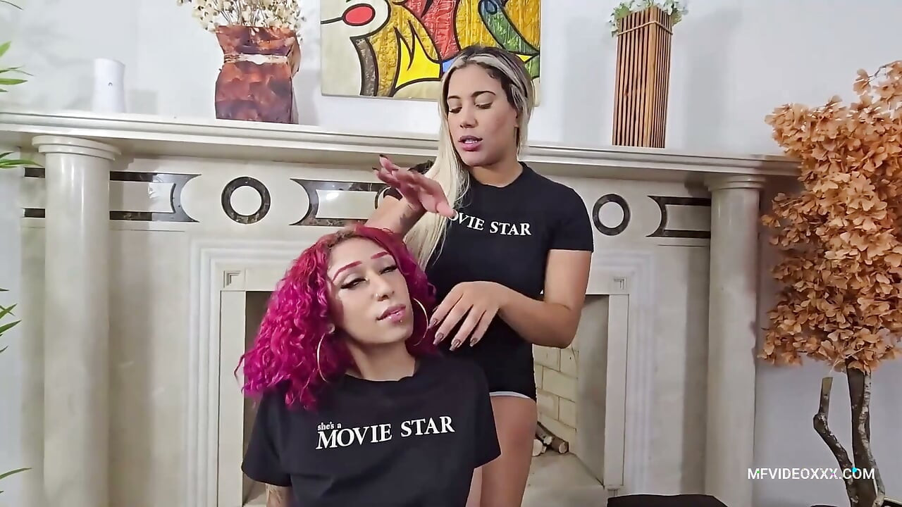Hot Lesbian Connection