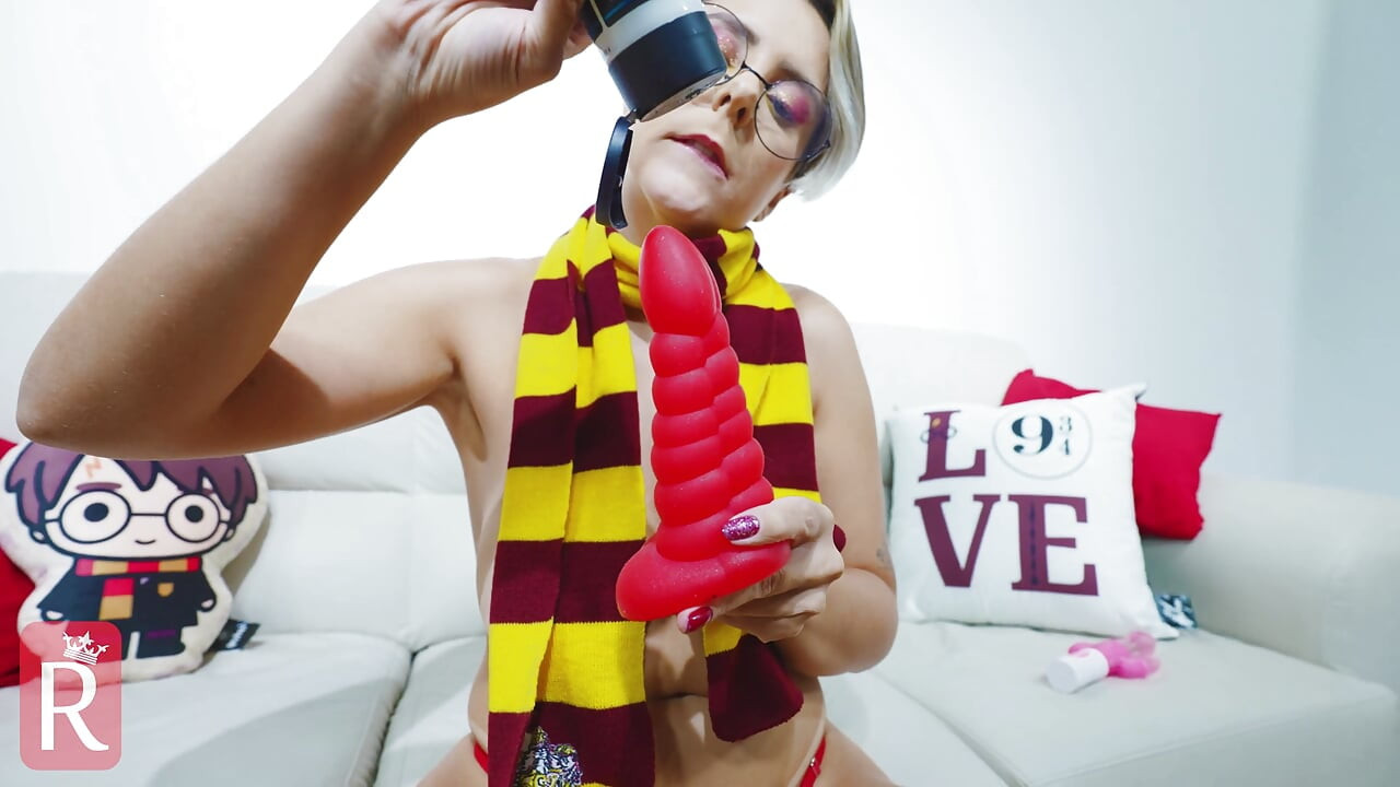 Hogwarts-elev får analkneppe med en sexmaskine