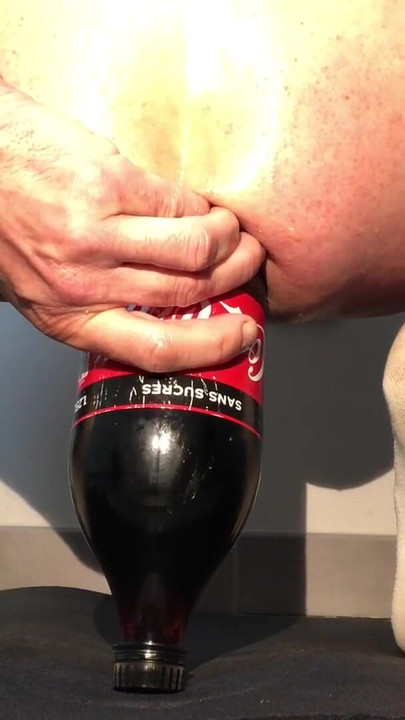 Memorable moment from "Bottle objet insertion anal and cream pie"