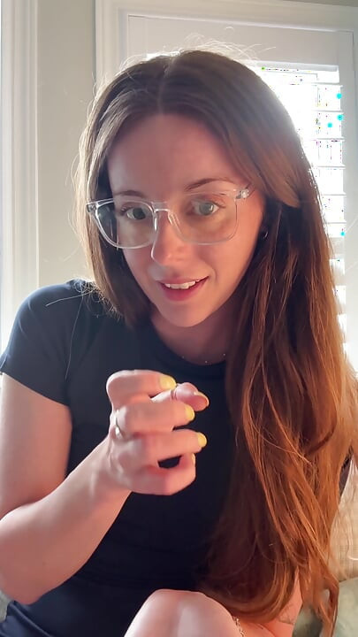 Hottie in Glasses Tells You How to Stroke!