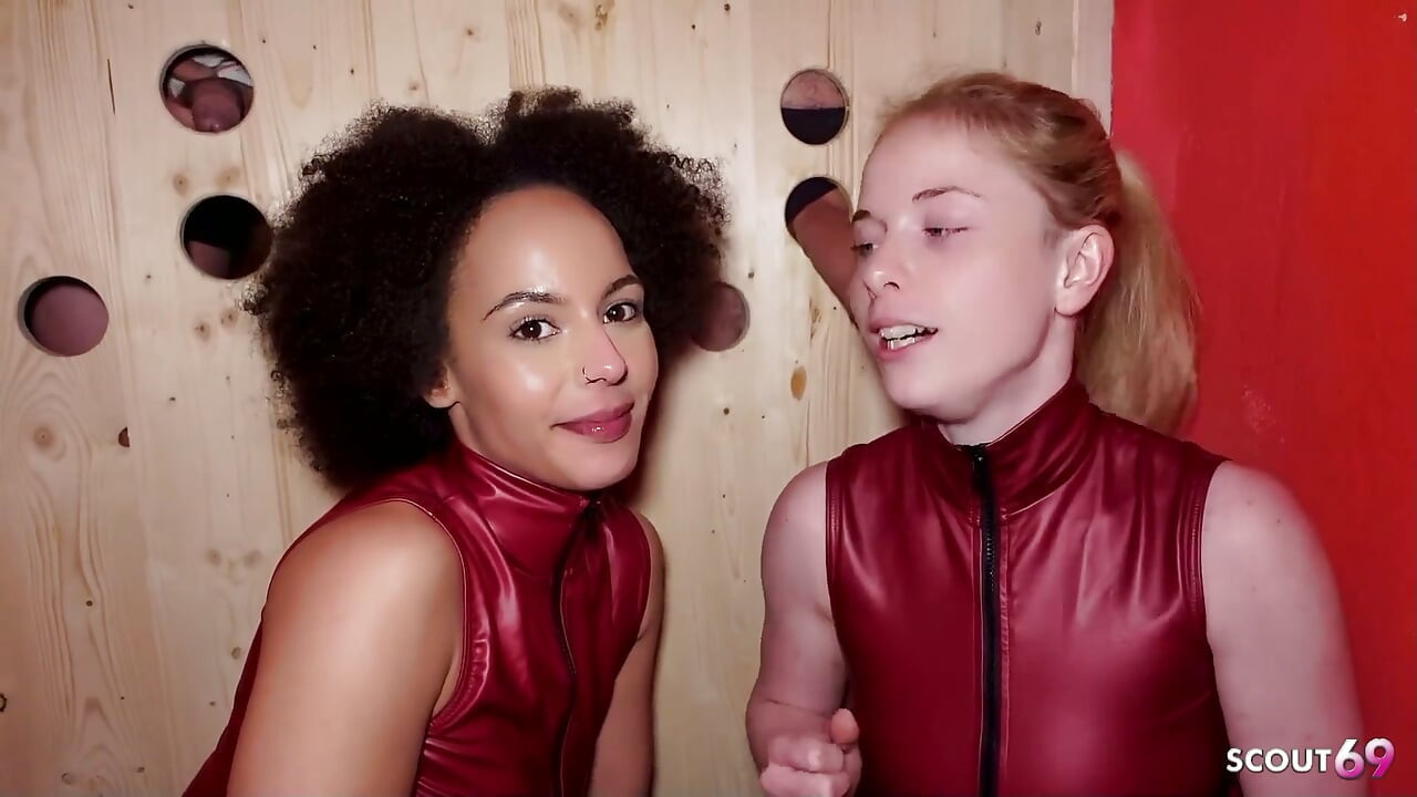 Gloryhole Challange s německou zrzkou a latina teen s cizími muži