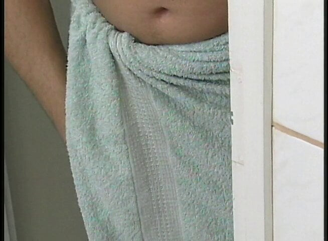 Mind blowing brunette babe gets her pussy and ass fucked by stud in bathtub