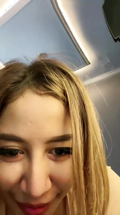 She is cute wanna fucked by random viewers