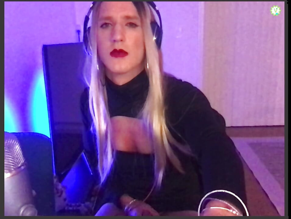 Super Sexy Sissy Solo Jerking on Cam