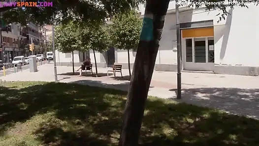 Молодой паренек жестко трахает Senora Fina, зрелую милфу 70-летней, у которой огромные сиськи