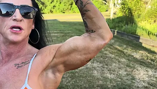 Kaslı orta yaşlı seksi kadınlar boşalma komutu 31 talimatı