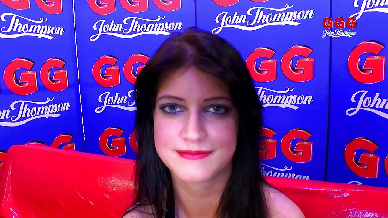 Büyük memeli döl yutan üniversiteli güzel kız grup seks yapıyor