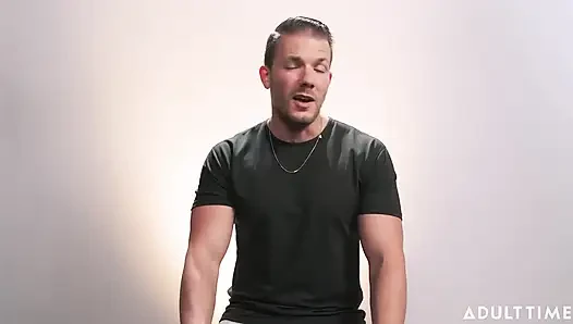 Codey steele hat den Mormonismus für Porno und Vergnügen abgerutscht! | Pornostar-Interview | Erwachsenenzeit
