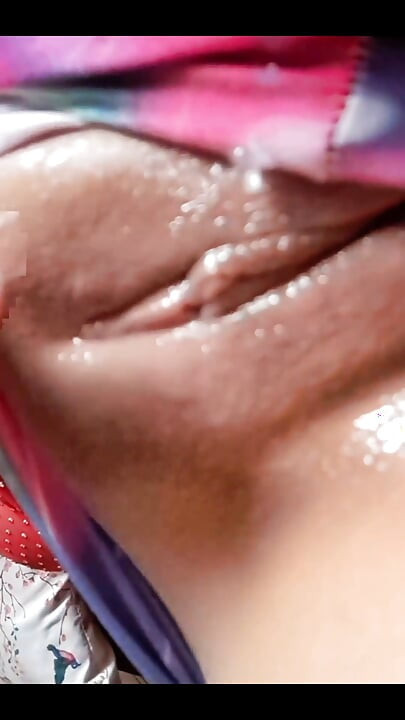 Masturbation - Naughty Girl Shows Her Ass Masturbating Her Pussy