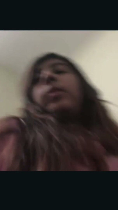 Miúda Quente da Escola com Videochamada | Clip 1