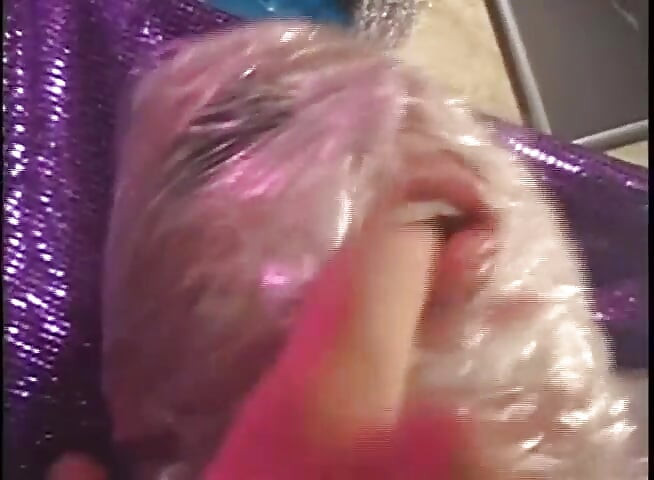 塑料恋物癖者被肮脏的奴隶吹箫