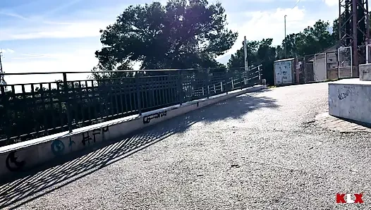 Halka açık oral seks kesintiye uğradı... Arabada büyük bir döl yutmasıyla sona erdi - klx